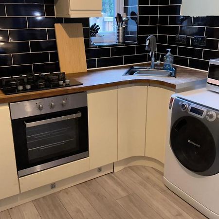 One Bedroom Apartment In Walsall Sleeps 4 Free Wifi By Villazu Bloxwich Экстерьер фото