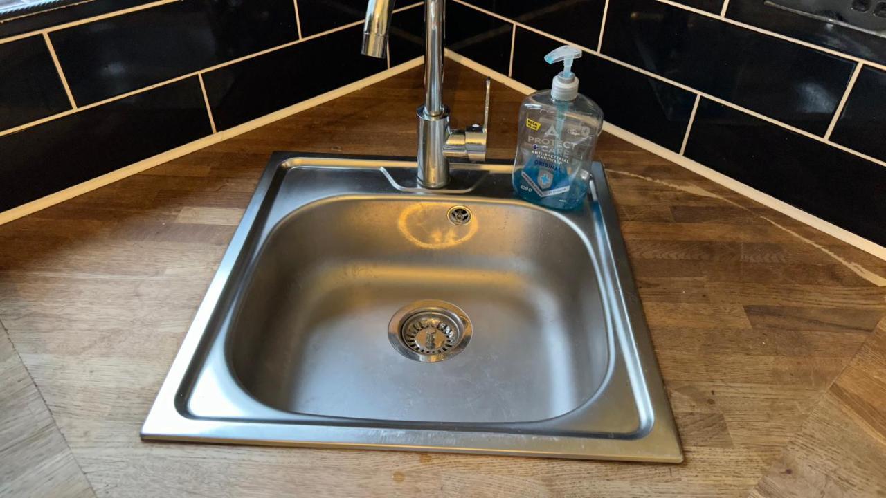 One Bedroom Apartment In Walsall Sleeps 4 Free Wifi By Villazu Bloxwich Экстерьер фото