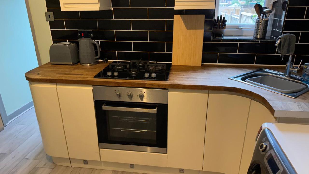 One Bedroom Apartment In Walsall Sleeps 4 Free Wifi By Villazu Bloxwich Экстерьер фото