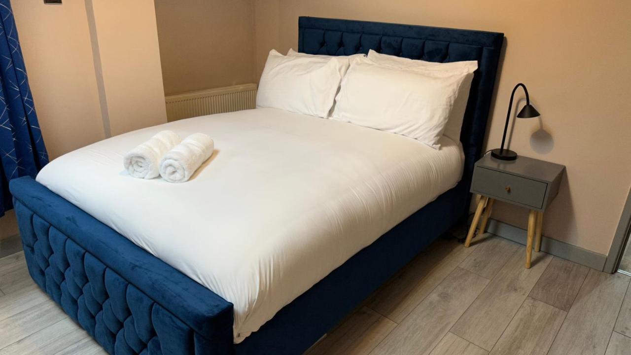 One Bedroom Apartment In Walsall Sleeps 4 Free Wifi By Villazu Bloxwich Экстерьер фото